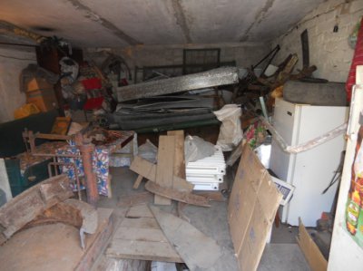 Нікопольські правоохоронці затримали групу крадіїв які викрали 20 обойм каналізаційних люків