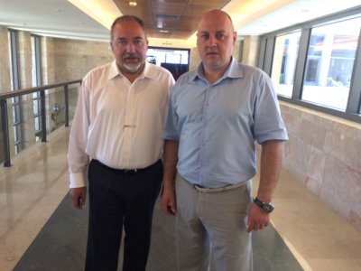 Никопольский депутат  обсуждал проблему терроризма с министром обороны Израиля