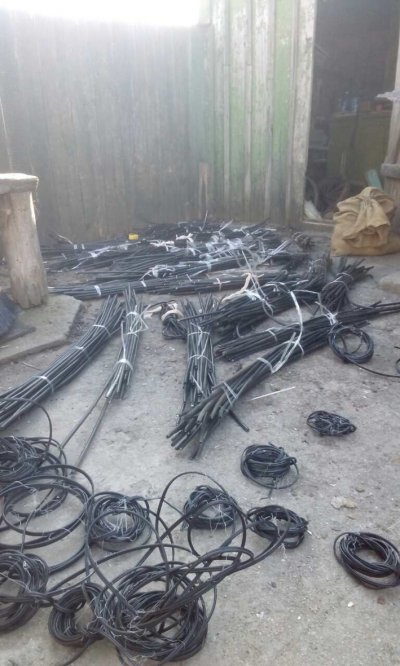 У Нікополі правоохоронці встановили жінку, яка викрала 237 метрів кабелю “Укртелекому”