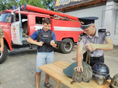 Нікопольська поліція забезпечила охорону публічної безпеки на святкуванні Дня молоді (фото)